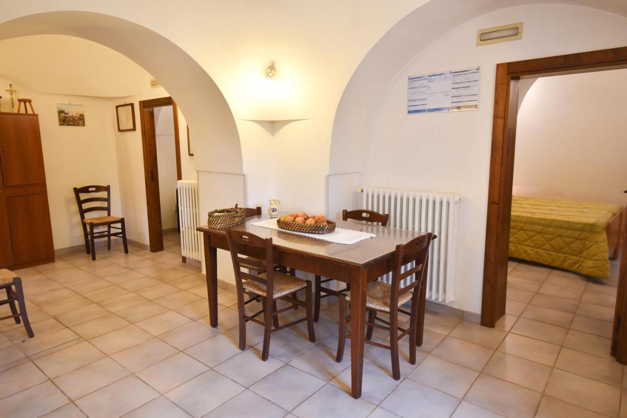 Agriturismo Il Ciliegeto โลโกโรตอนโด ภายนอก รูปภาพ